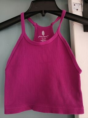 - Free People Movement Women's Happiness Runs Crop Tank Hot Pink Size XS/SPink